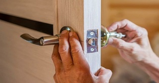 Установка и замена дверной ручки в Белорецке от 274 руб. – Мастер24, монтаж фурнитуры, недорого